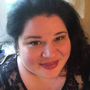 Meet your Posher, Elise